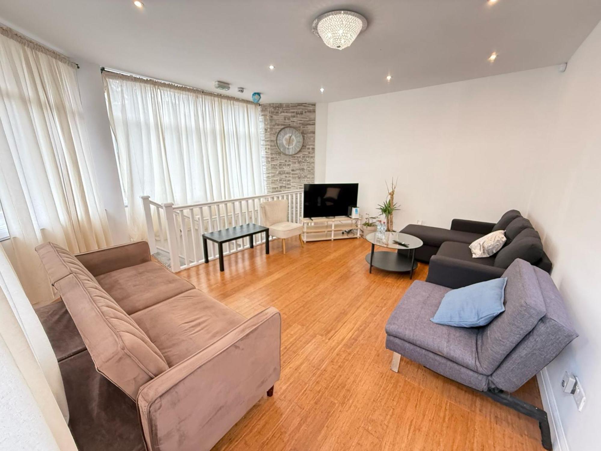 Bell Street 2 Bedroom Flat A